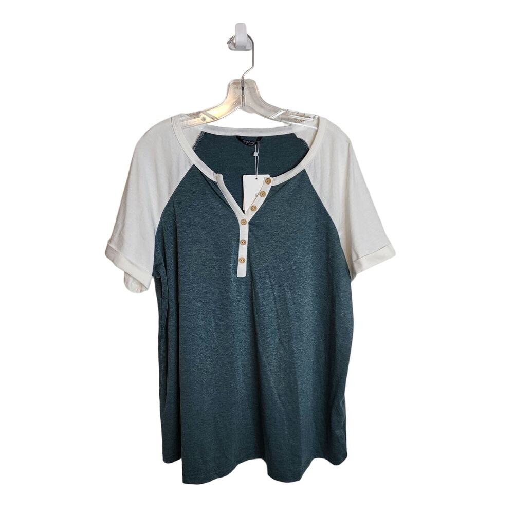 BloomChic Raglan Tee with Buttons, NWT, 1X